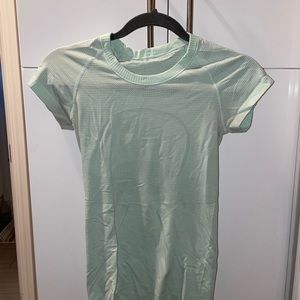 Lululemon short sleeve